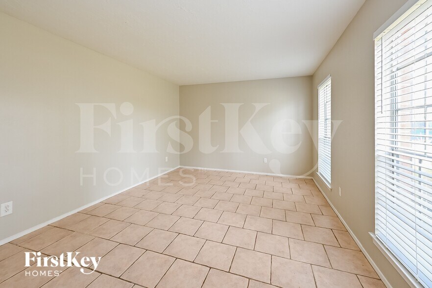 Building Photo - 1219 Briarmead Dr