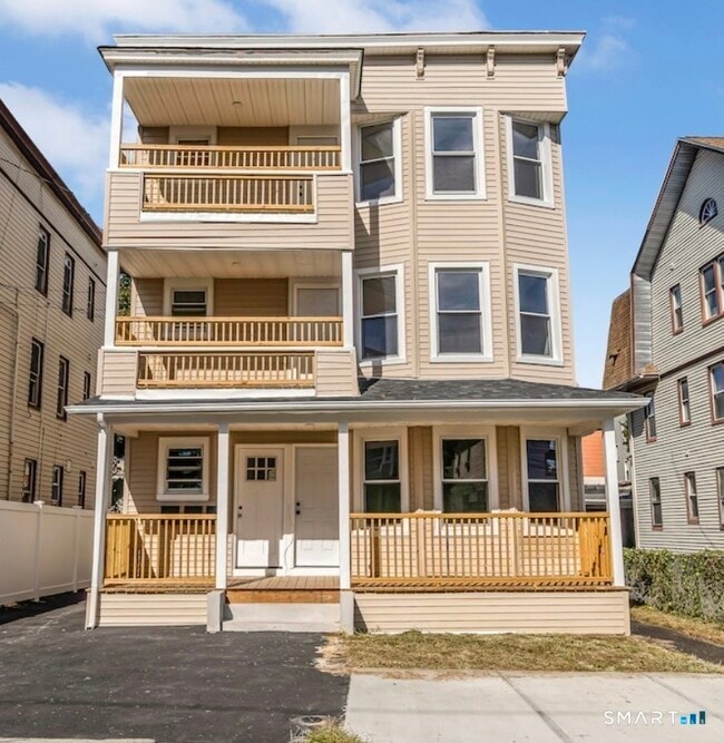 Building Photo - 82-86-86 Waldorf Ave