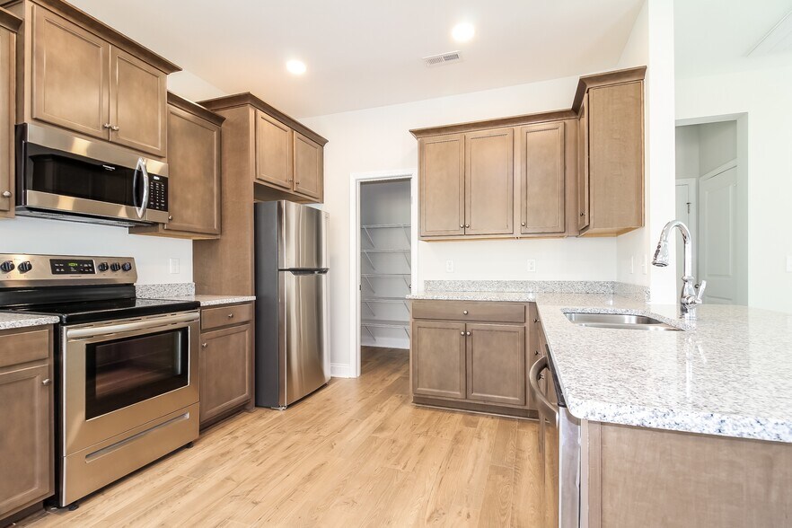 Building Photo - 116 Renwood Rd