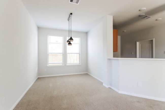 Building Photo - 14661 E Pine Heart Dr