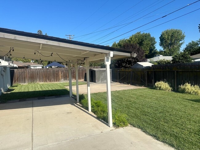 Building Photo - Affordable 3 bedroom!