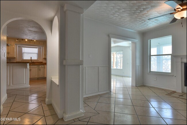 Building Photo - 1744 Gambel Quail Dr