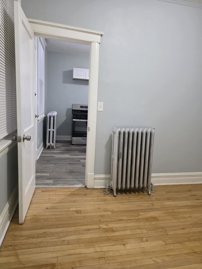 Building Photo - 6946 S Prairie Ave