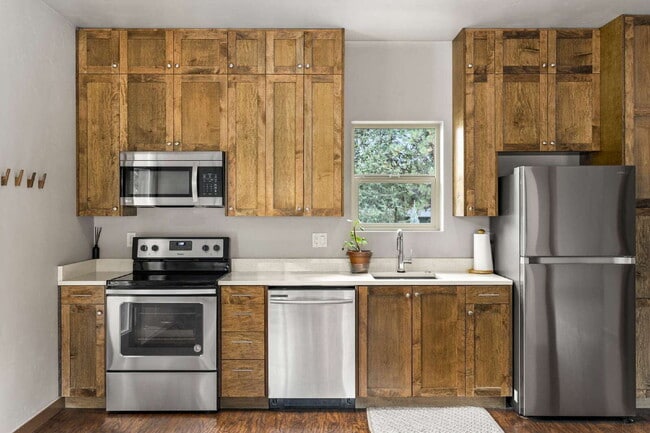 Building Photo - Beautiful 1-Bedroom ADU in Wood River Village – Walk to the River & Old Mill