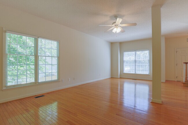 Primary Photo - 15 Woodcliff Cir