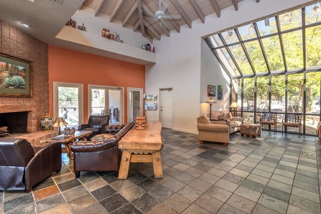 Building Photo - 6655 N Canyon Crest Dr