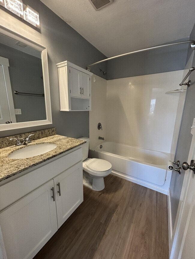 Building Photo - 2 bedroom/ 1.5 bathroom Townhouse in Eagle Mountain