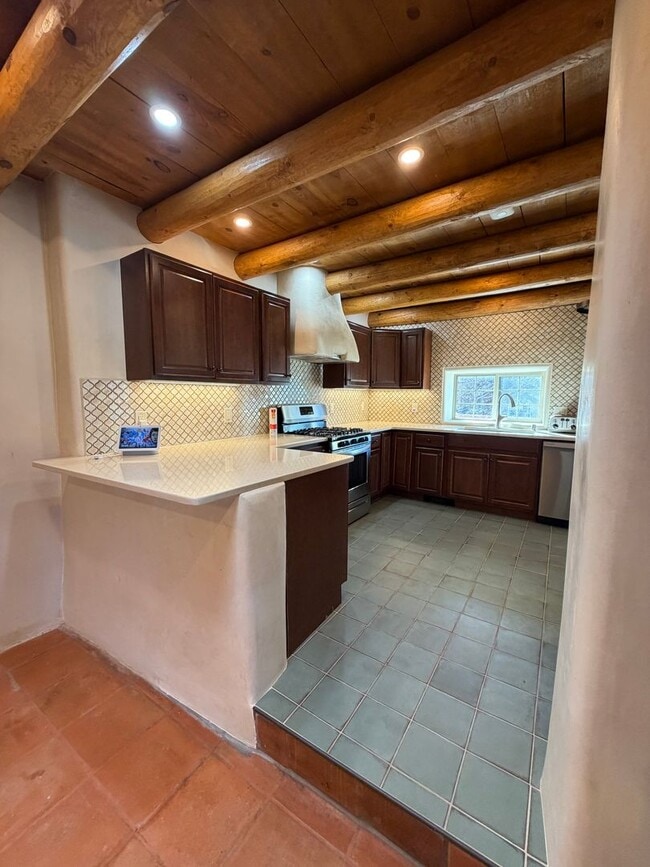 Building Photo - 152 Lorenzo Rd