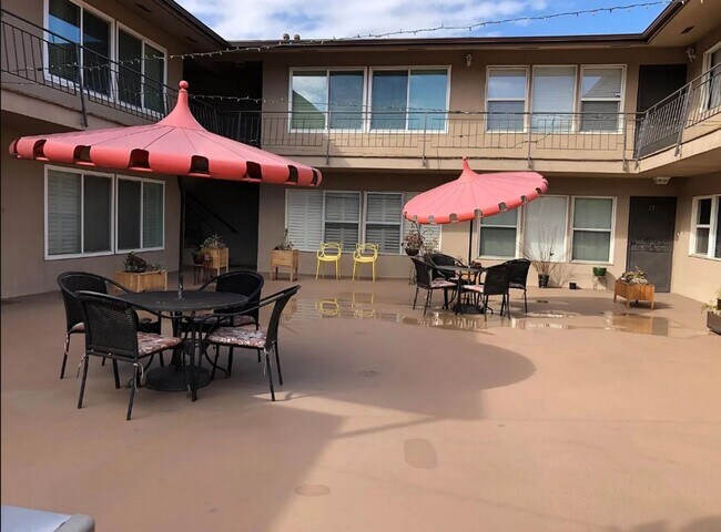 Building Photo - Beautiful 2 Bedroom Condo In Long Beach