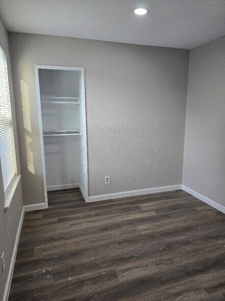 Building Photo - 4216 Malone Ave