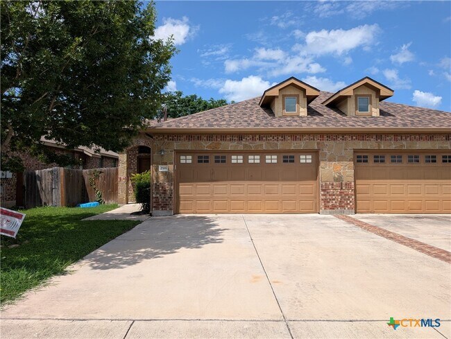 Building Photo - 298 Rosalie Dr