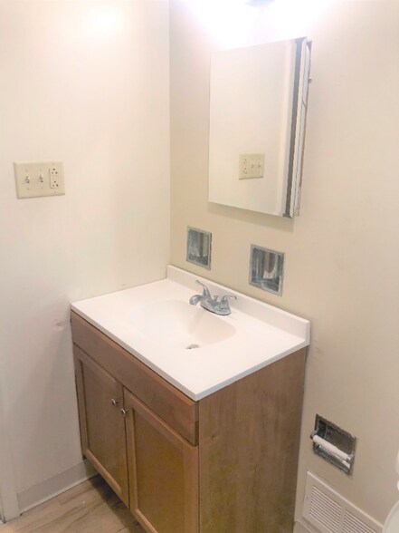 Building Photo - 6350 Forward Ave