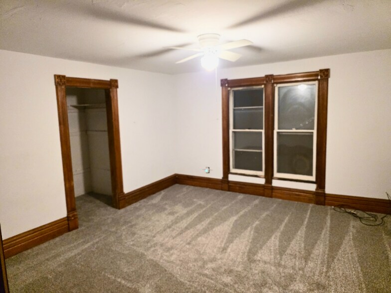 Building Photo - 1124 S High Ave