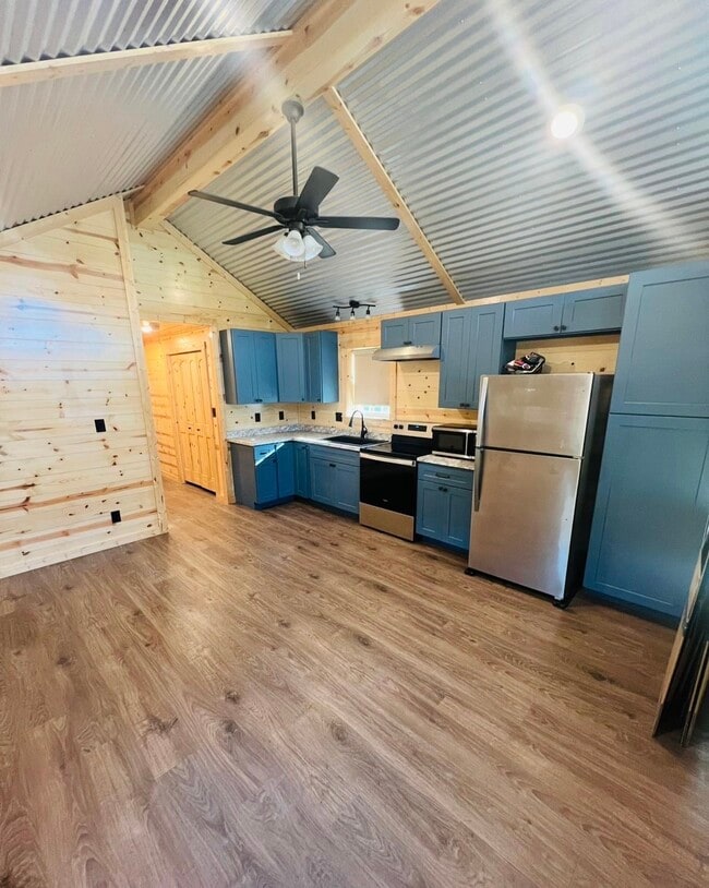 Building Photo - 2019 Frazer Dr