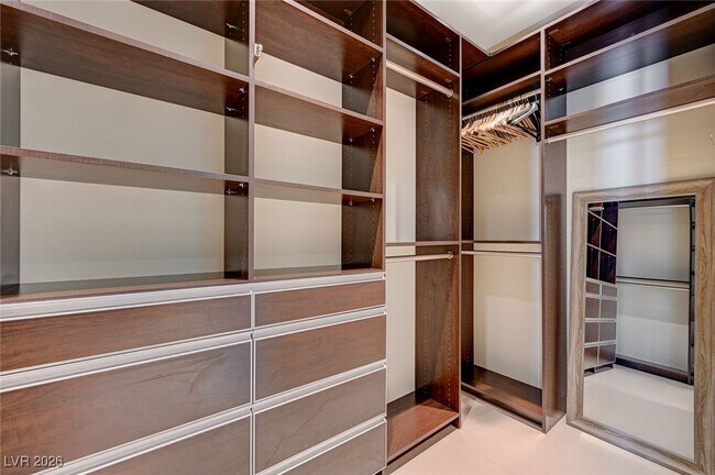 Building Photo - 3750 S Las Vegas Blvd