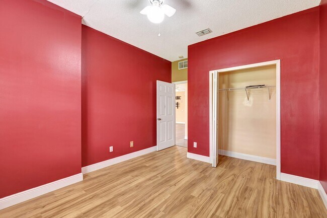 Building Photo - 2426 SE Betty Rd