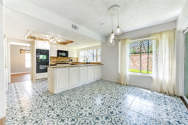Building Photo - 13103 Wickersham Ln
