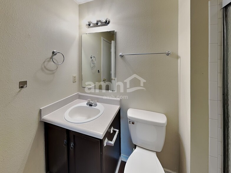 Building Photo - 1730 Sonesta Ln