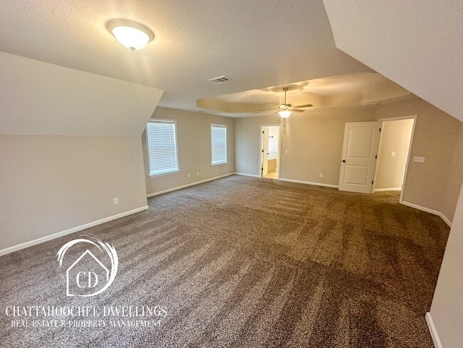 Building Photo - 166 Red Oak Pl