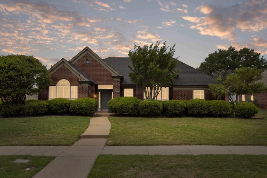 Building Photo - 7101 Bouquet Dr