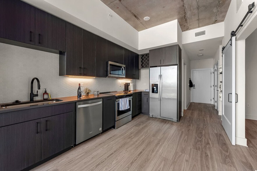 Building Photo - 617 N 12th St