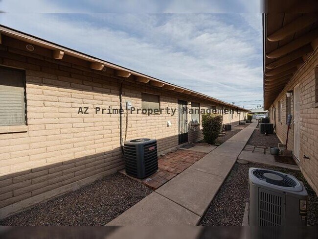 Building Photo - 3031 S Rural Rd