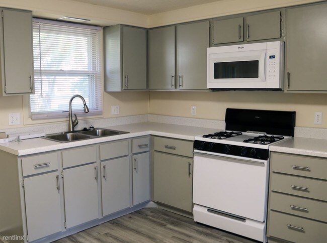 2 br, 1 bath - Greenhaus - 2 br, 1 bath  - Greenhaus