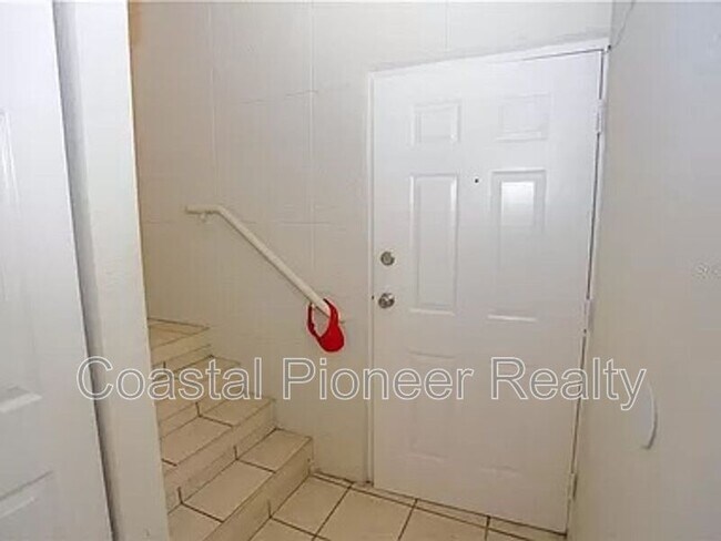 Building Photo - 5035 Sunridge Palms Dr