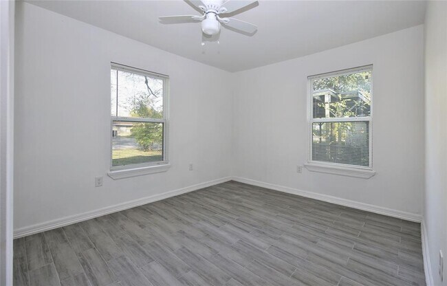 Building Photo - 5230 Pensdale St