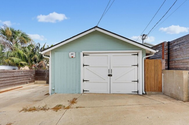 Building Photo - 4525 Saratoga Ave
