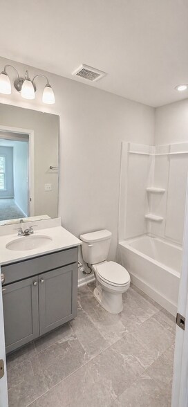 Building Photo - 220 Broomside Ave