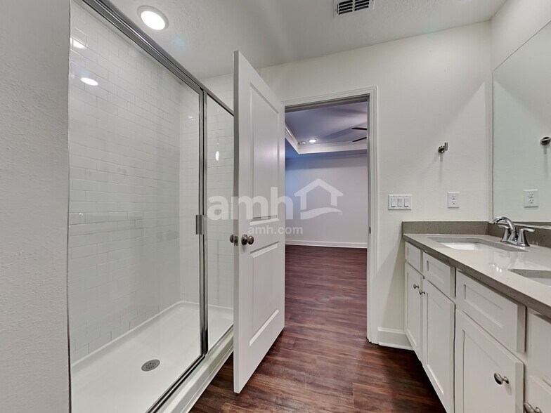 Building Photo - 10717 Coleman Rd