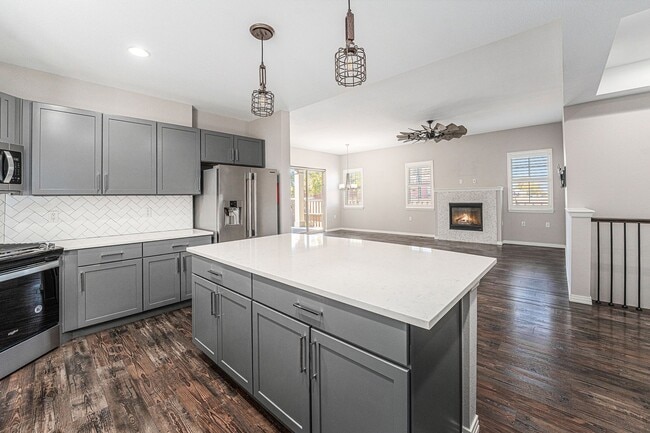 Building Photo - 3 bed/3 bath Amazing House close to Stanle...