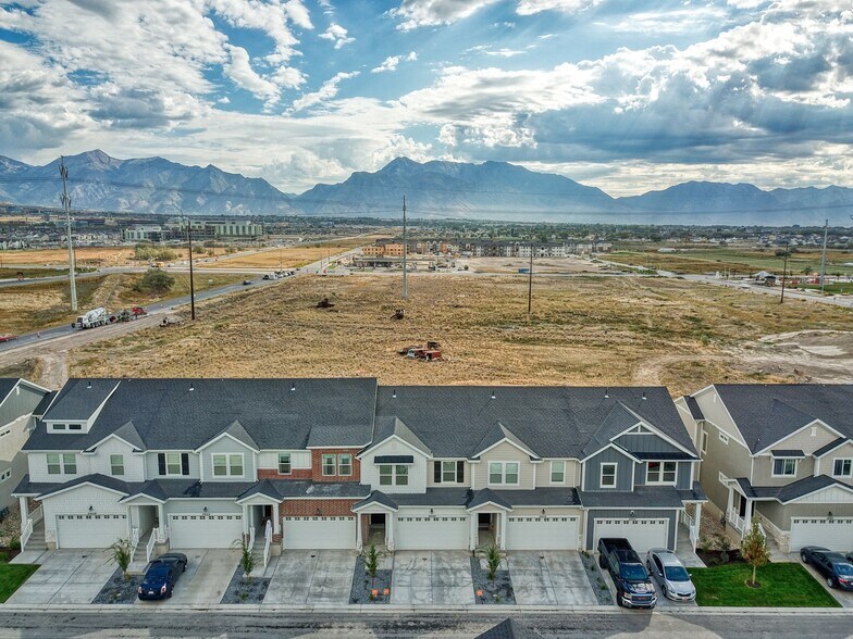 Building Photo - 2020 N 3830 W