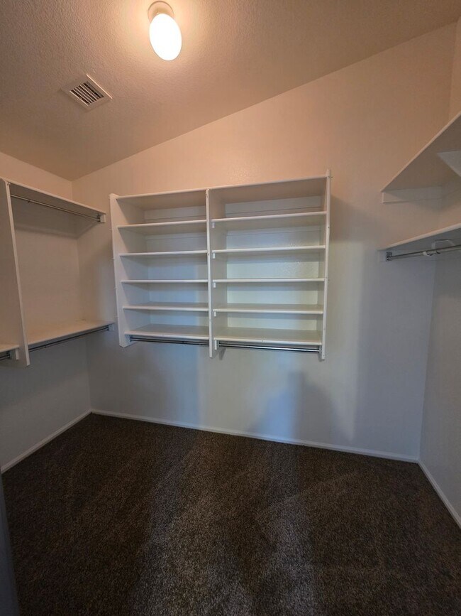 Building Photo - Single Story Large 4 bedroom- Maricopa