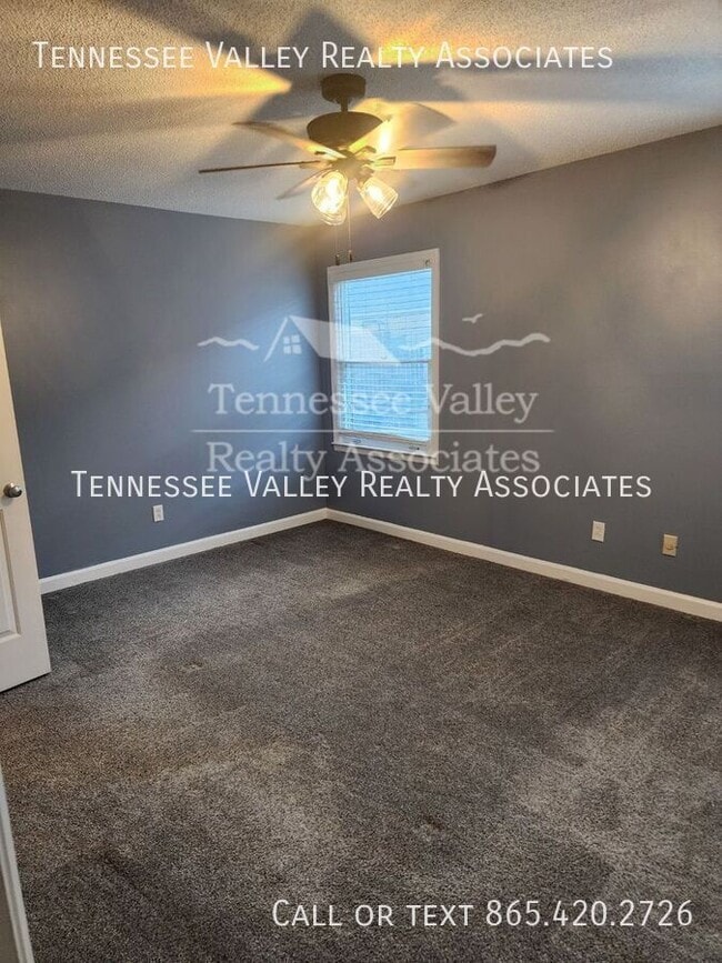 Building Photo - 433 Bramblewood Ln