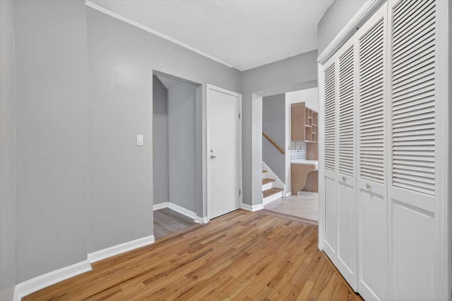 Building Photo - 4 Amackassin Ter