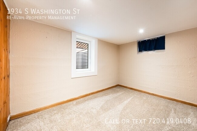 Building Photo - 1934 S Washington St