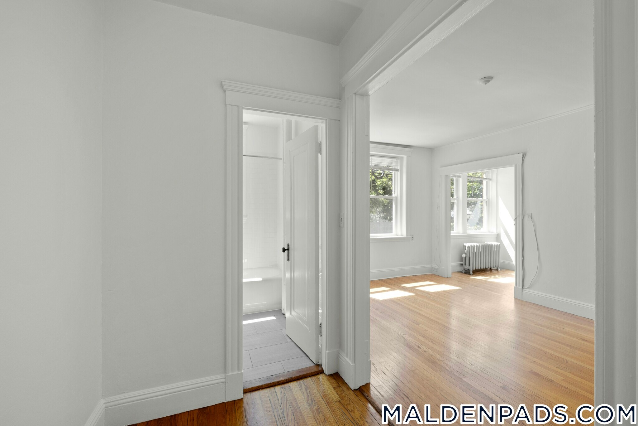 Building Photo - 172 Maple St