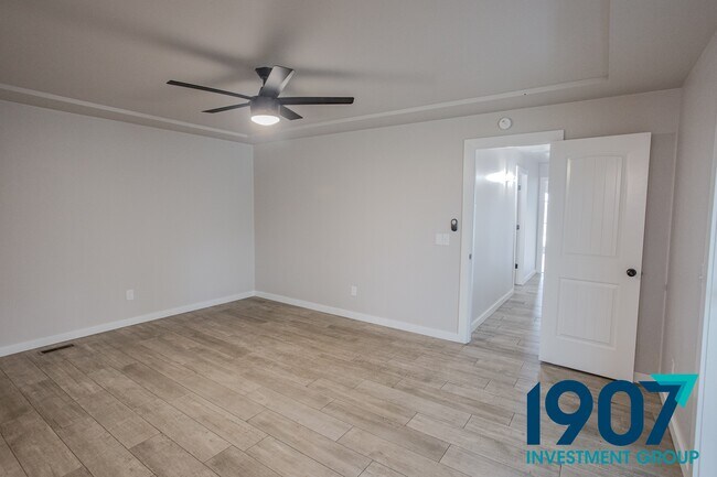 Building Photo - 1213 SW 97th St