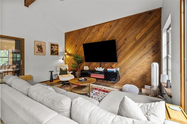 Building Photo - 4925 Hamilton Rd