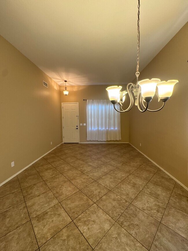 Building Photo - 5 bedroom home in the Anthem Parkside