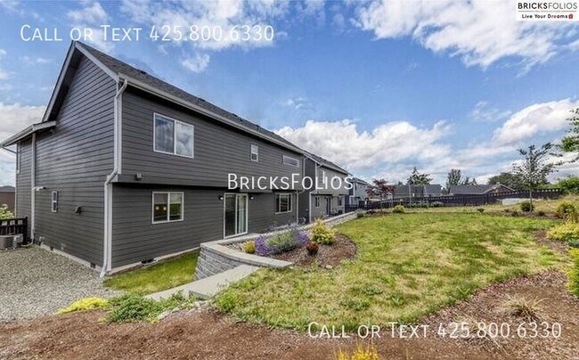 Building Photo - 1052 Banyan St