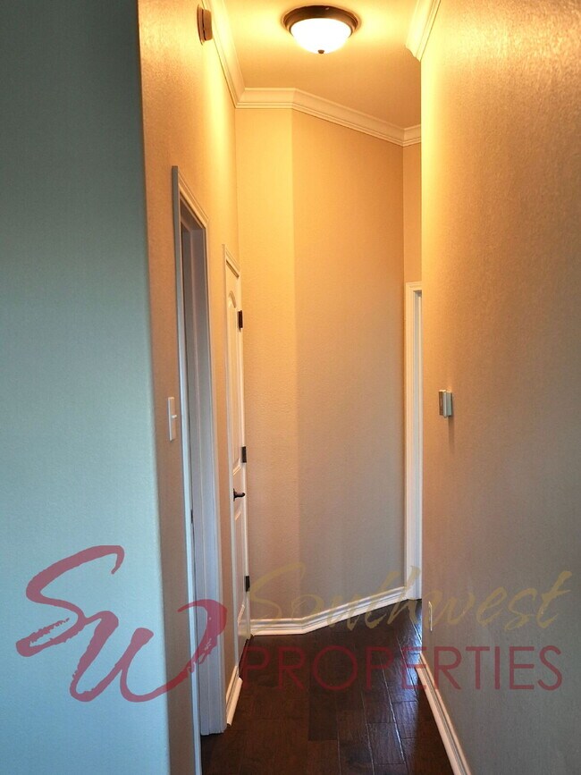 Building Photo - Charming 3 bed, 2 bath rental home with office!