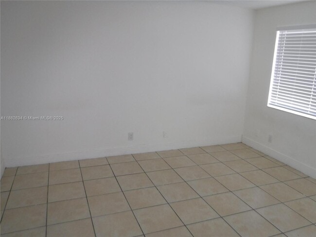 Building Photo - 95 NE 41st St