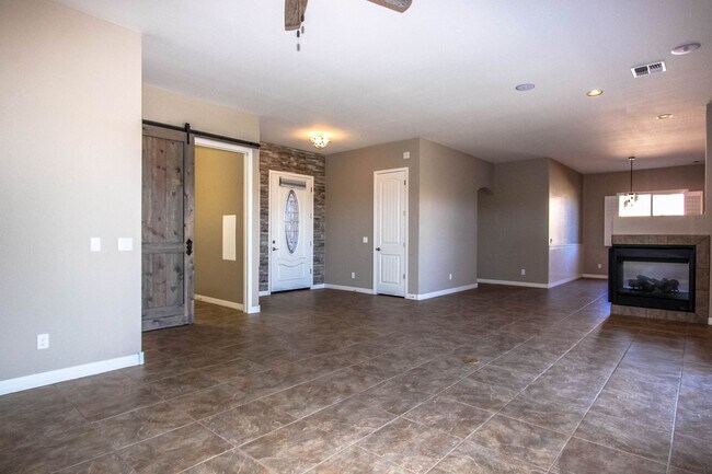 Building Photo - 4 Bedroom Home in Granville