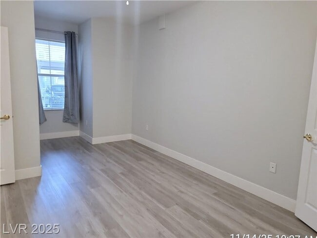 Building Photo - SOUTHWEST GATED 2-BED, 2-BATH FIRST-FLOOR ...