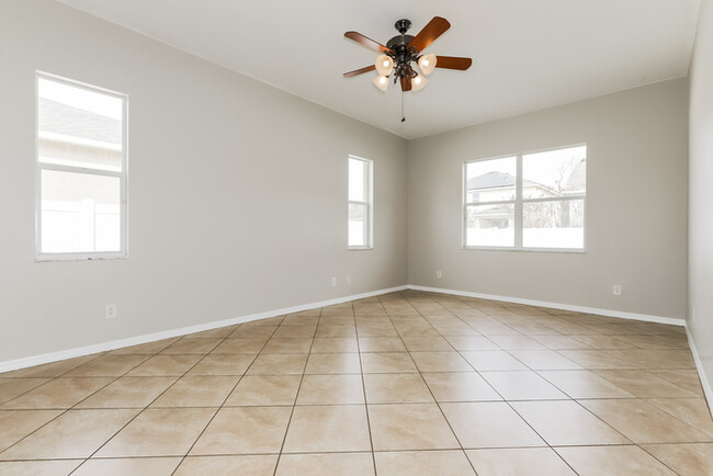 Building Photo - Bright Home in Wesley Chapel, FL!