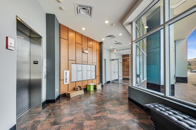 Building Photo - Heart of Wicker Park: CONDO-QUALITY 3-BED, 2-BATH | PETS OK | PARKING