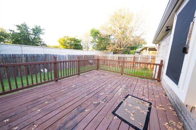 Building Photo - 3803 Top Rock Ln